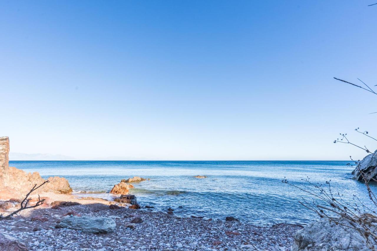 Seafront Studio With Direct Beach Access Koróni Exterior foto