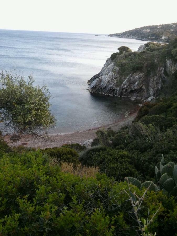 Seafront Studio With Direct Beach Access Koróni Exterior foto